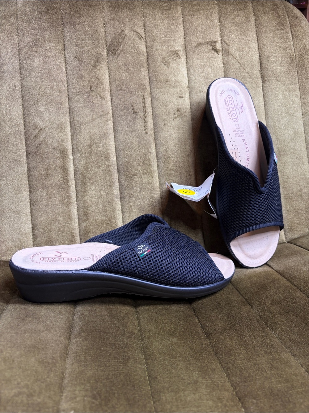 Flyfot black mesh mules size 9 nwt
